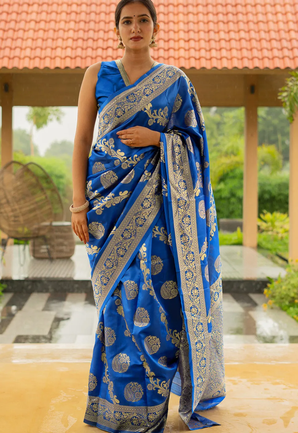 Woven Art Silk Saree in Royal Blue