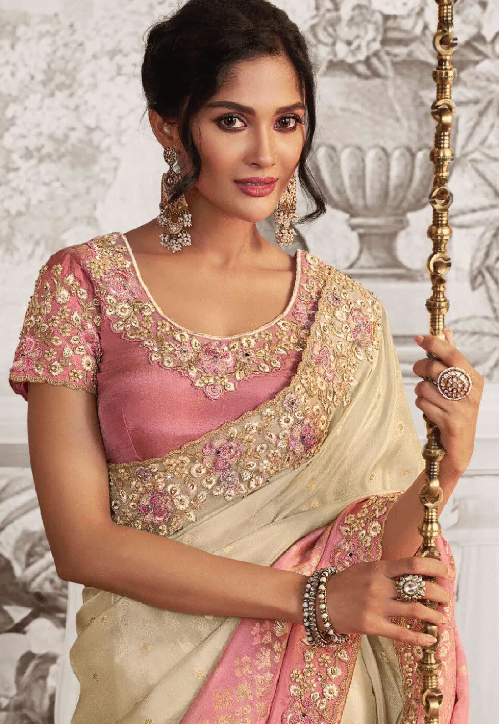 Woven Art Silk Scalloped Saree in Light Beige and Pink