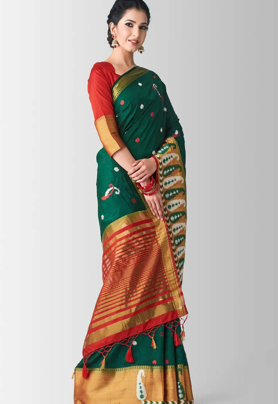 Woven Bangalore Silk Saree in Dark Green