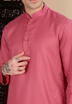 Woven Cotton Kurta in Pink