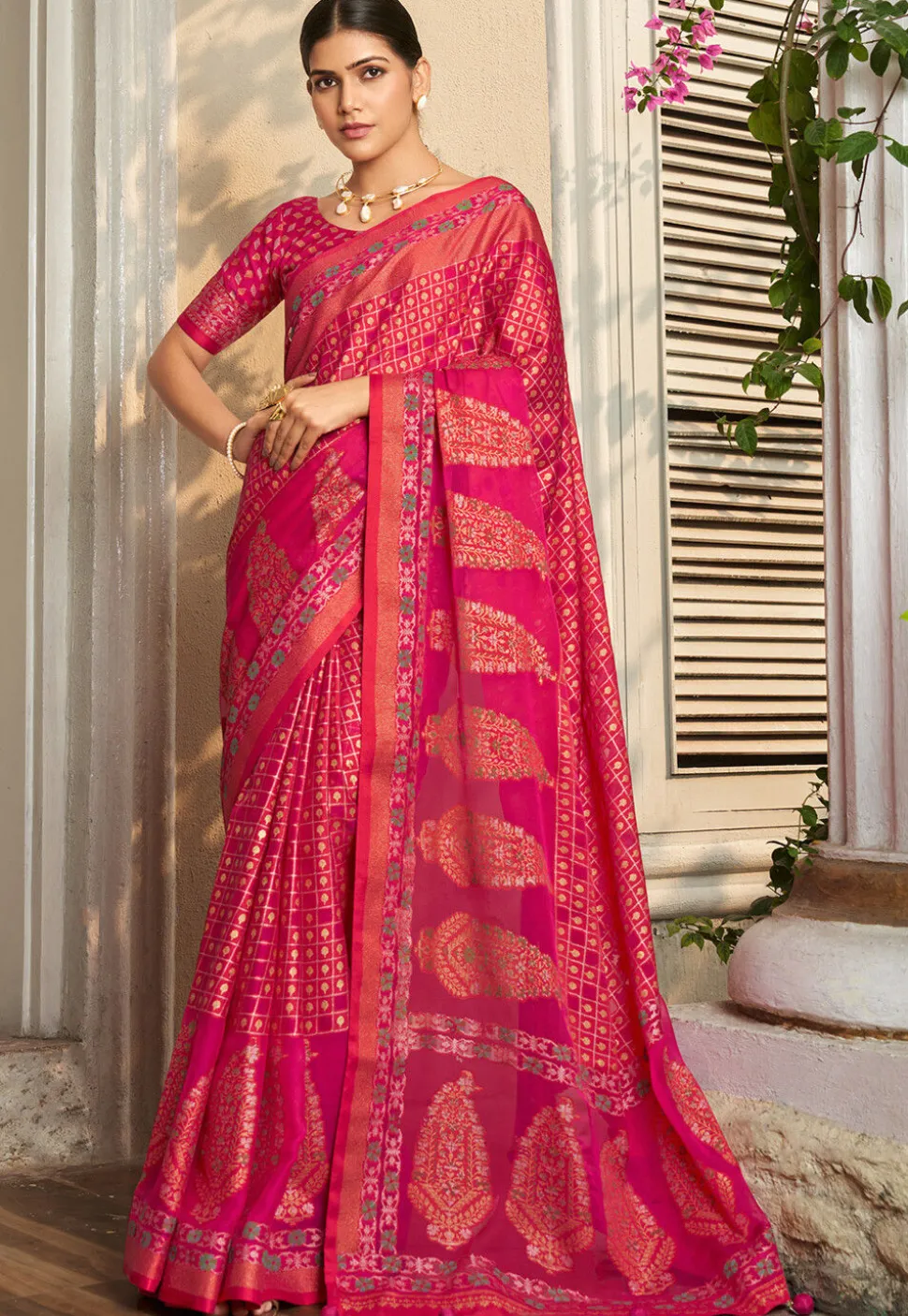 Woven Georgette Brasso Saree in Fuchsia