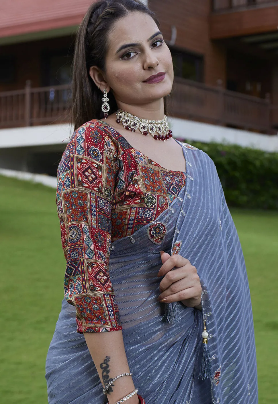 Woven Georgette Jacquard Scalloped Saree in Blue