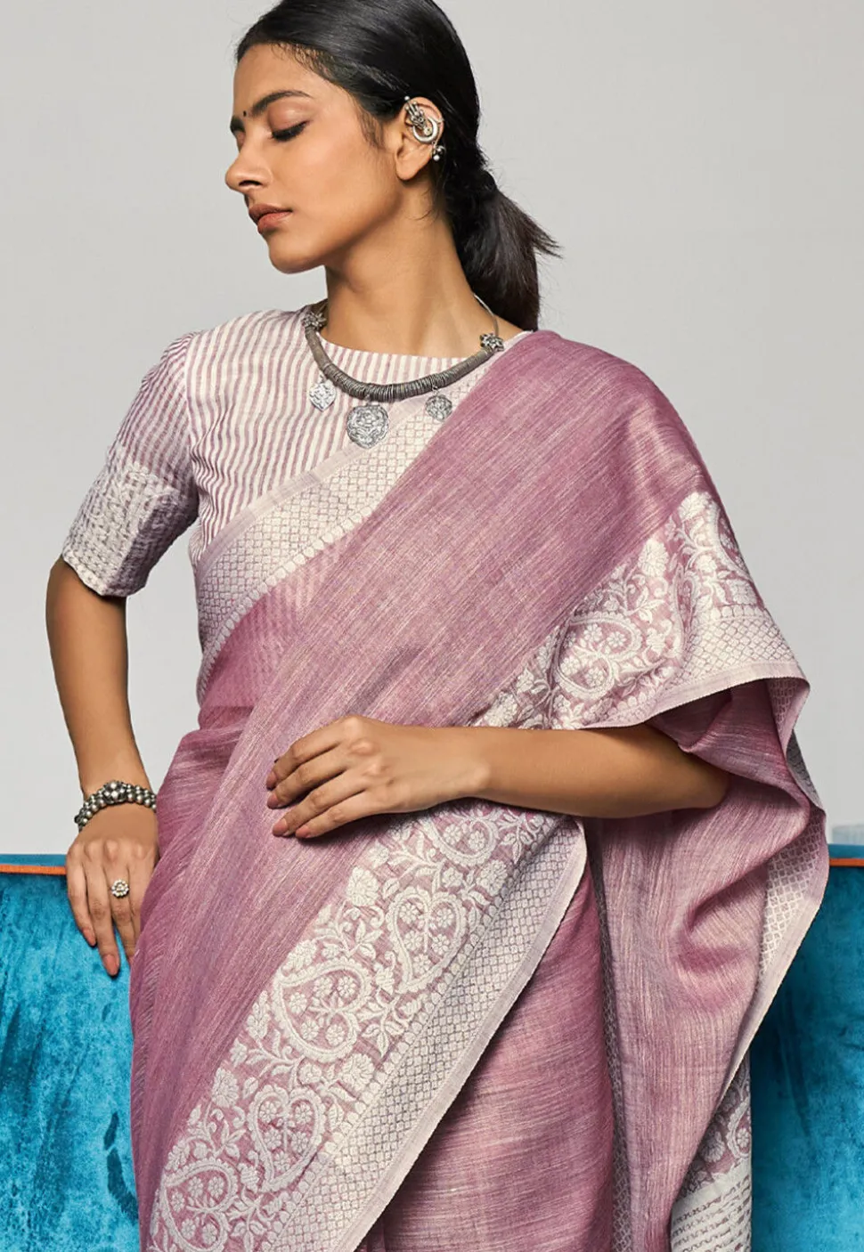 Woven Linen Cotton Saree in Purple
