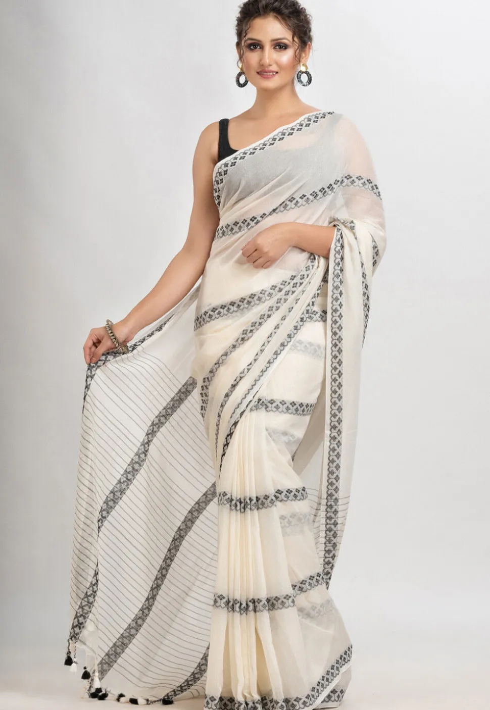 Woven Pure Cotton Saree in Off White