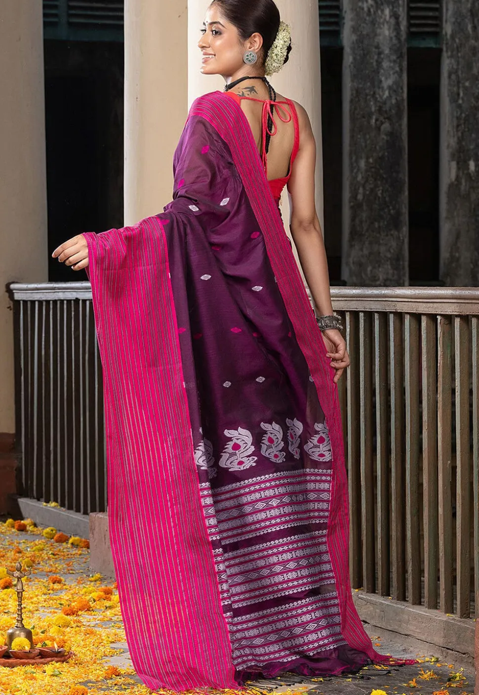 Woven Pure Cotton Saree in Dark Magenta