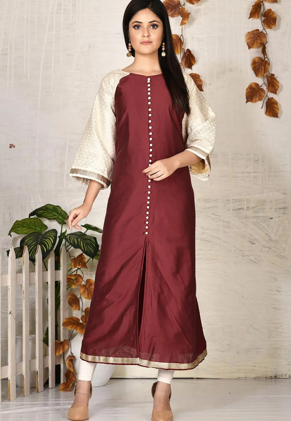 Woven Sleeve Cotton Silk Front Slit Kurta in Maroon