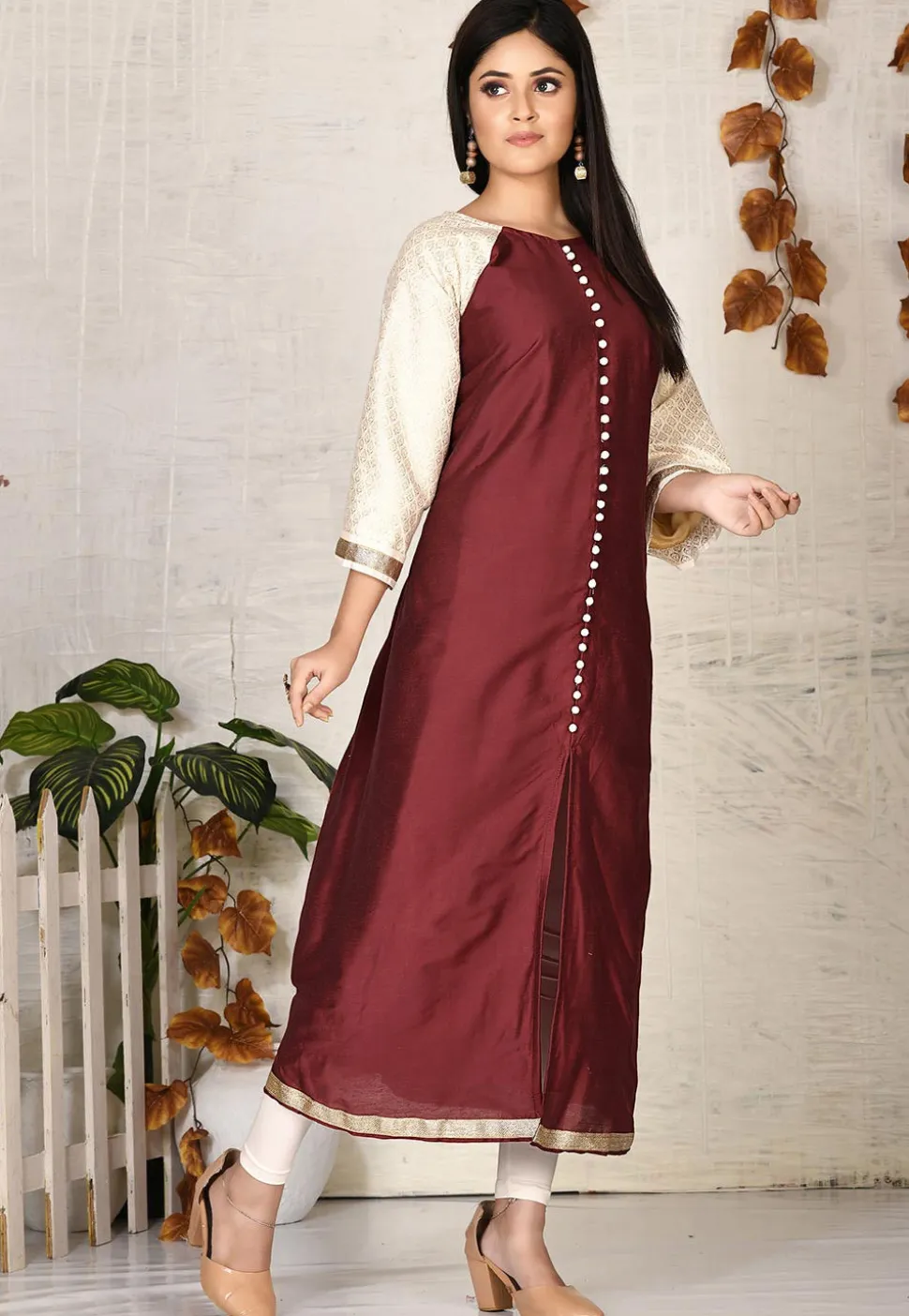 Woven Sleeve Cotton Silk Front Slit Kurta in Maroon
