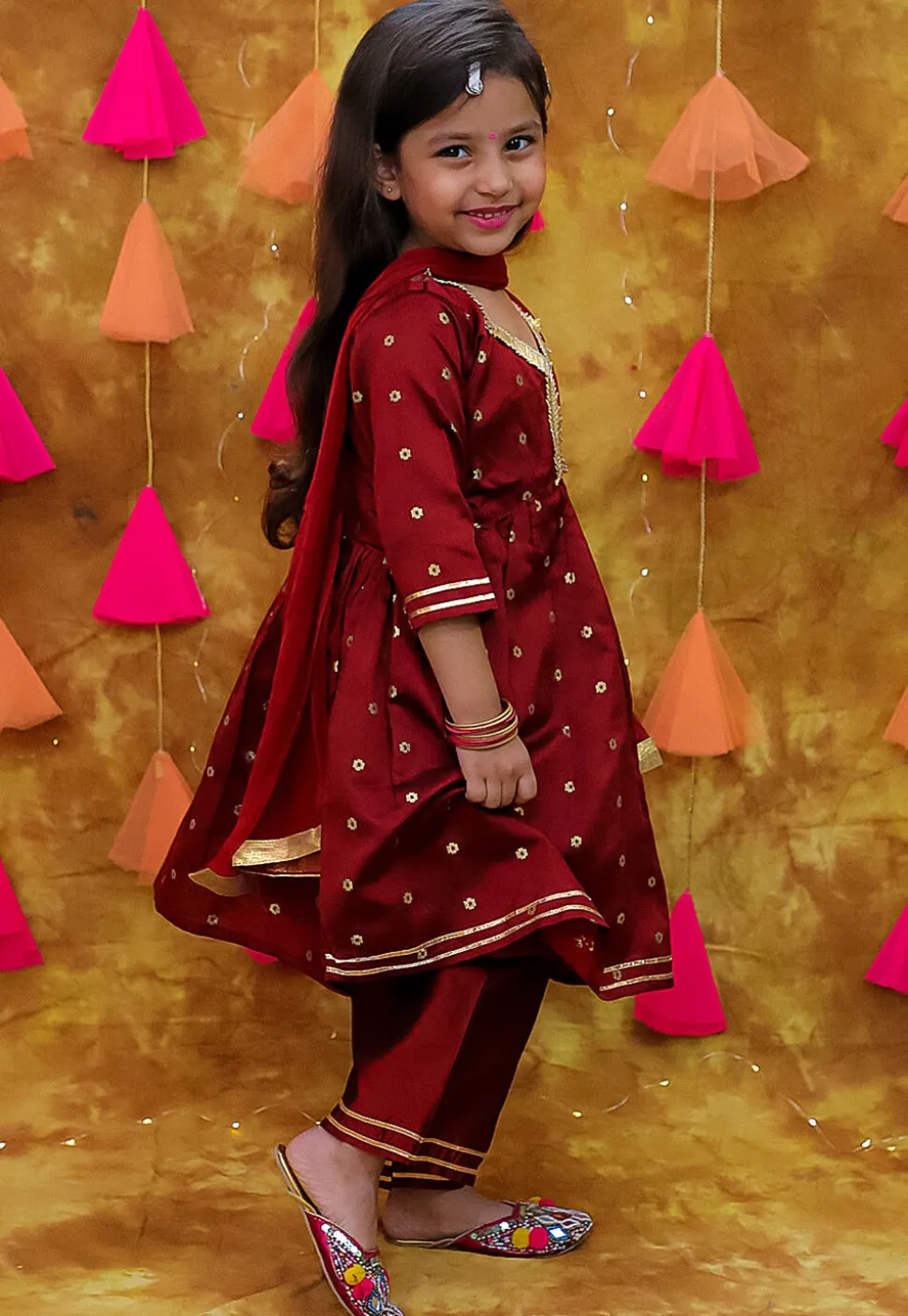 Woven Taffeta Silk Jacquard in Maroon