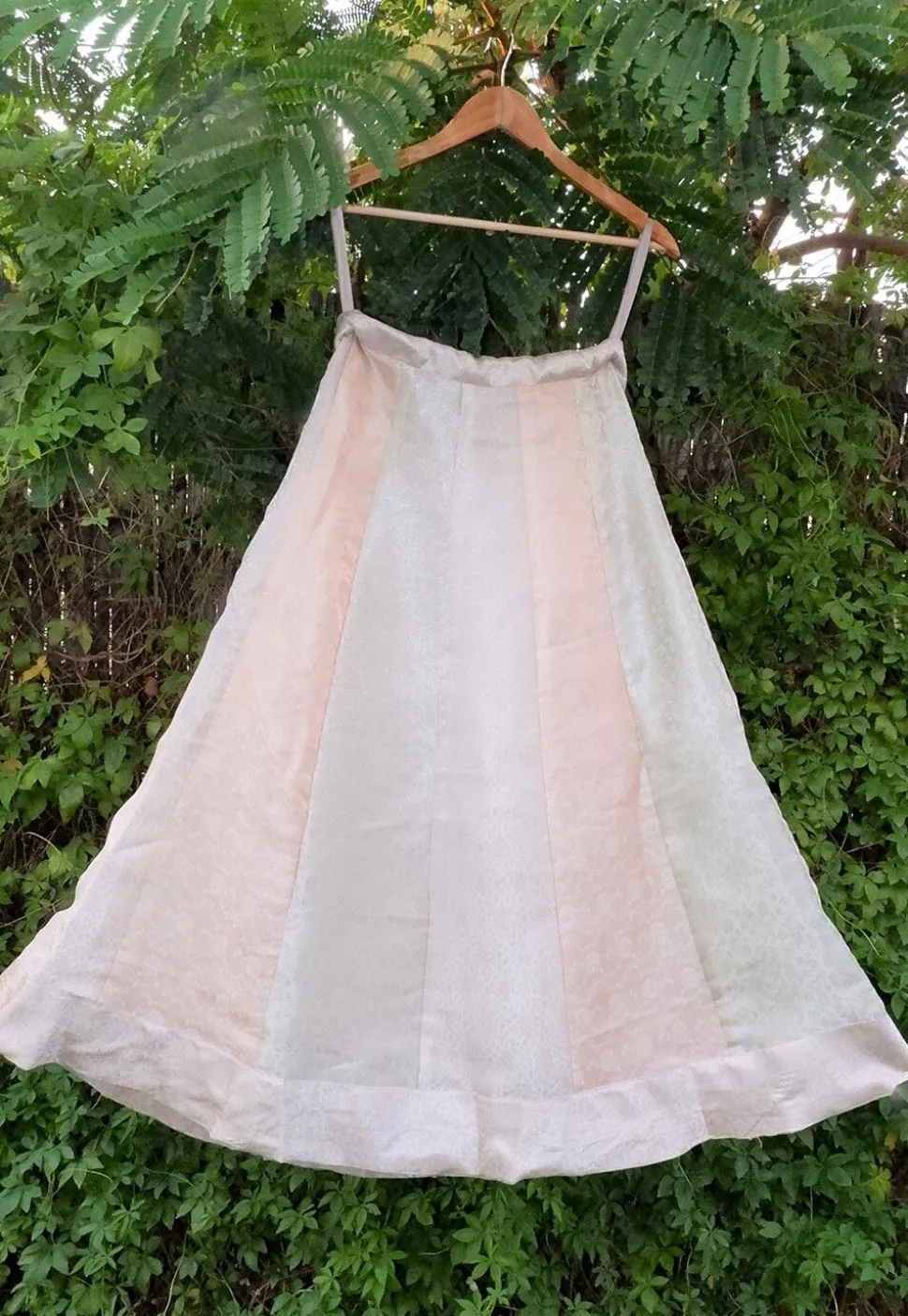 Woven Tissue Jacquard Panelled Skirt in Off White and Peach