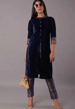 Woven Velvet Front Slit Kurta Set in Navy Blue