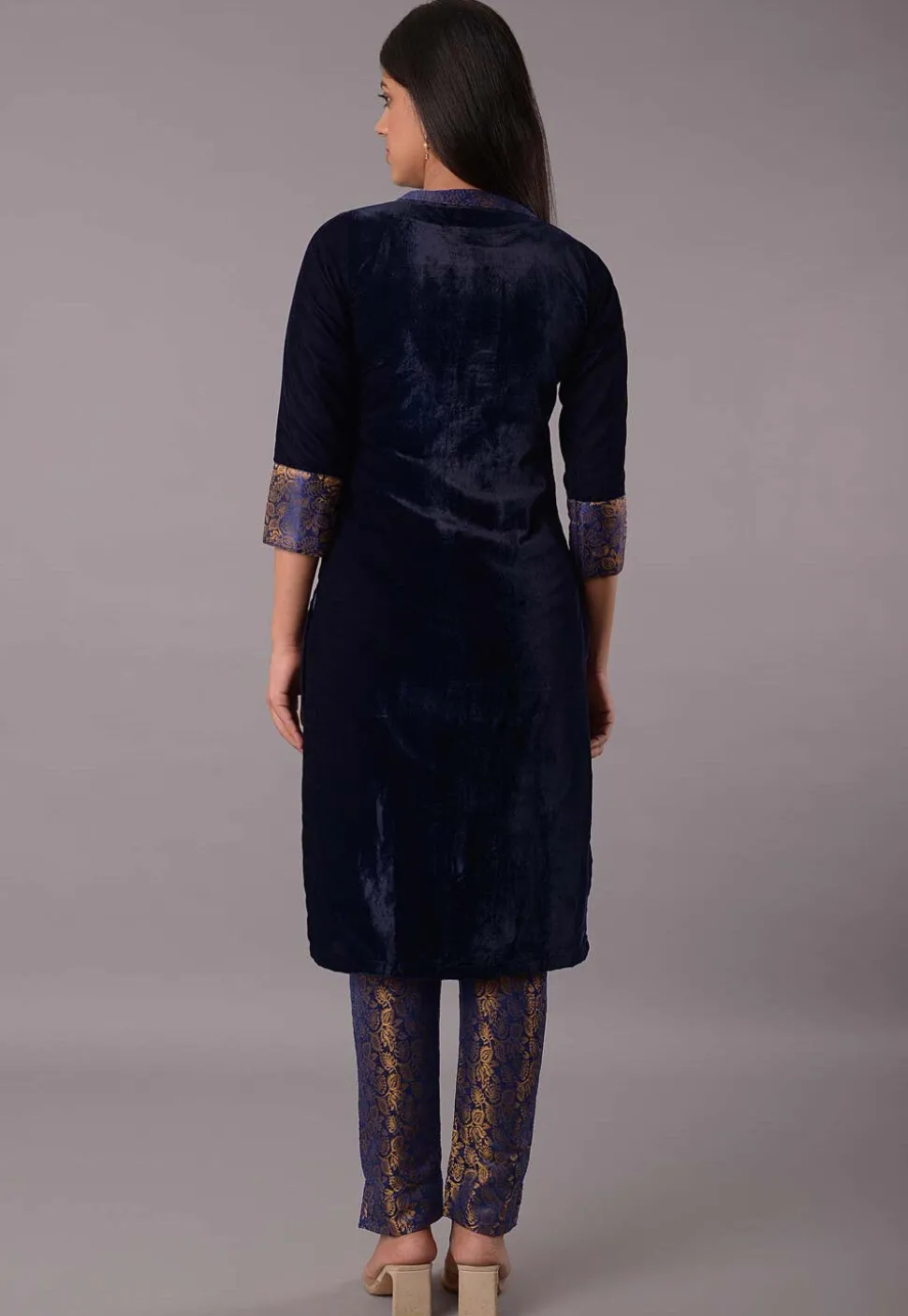 Woven Velvet Front Slit Kurta Set in Navy Blue